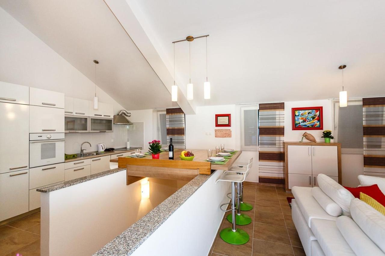 Apartment Adria 3 Malinska Kültér fotó