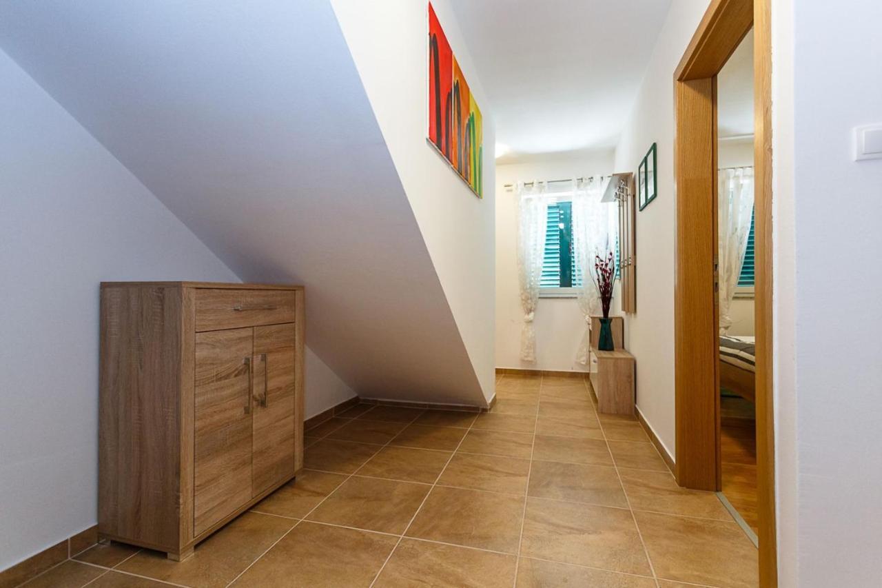 Apartment Adria 3 Malinska Kültér fotó