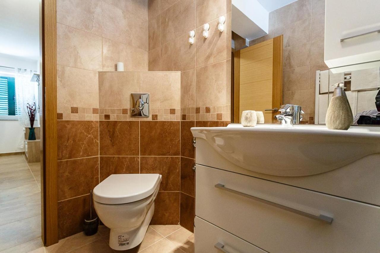 Apartment Adria 3 Malinska Kültér fotó