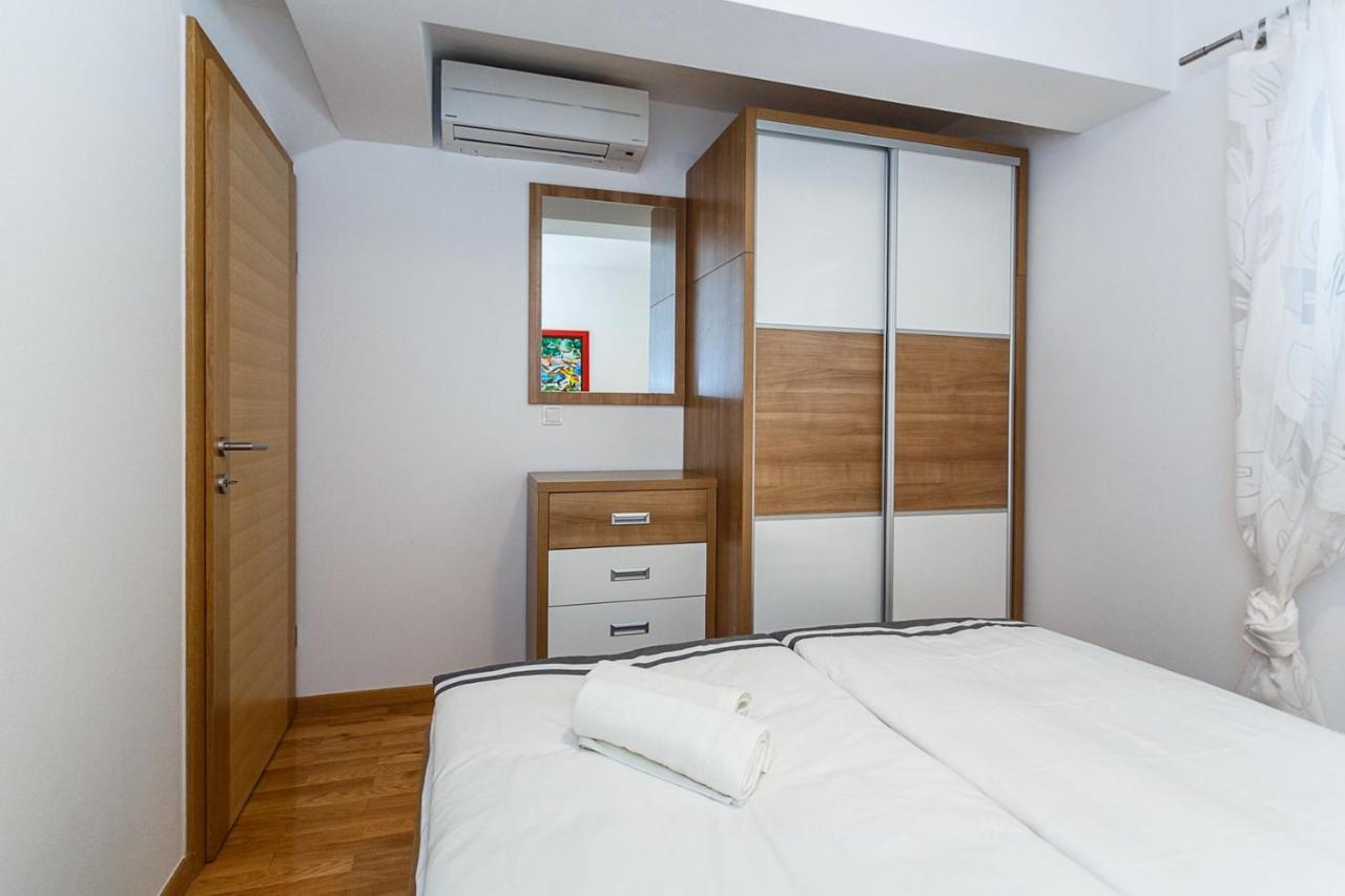 Apartment Adria 3 Malinska Kültér fotó